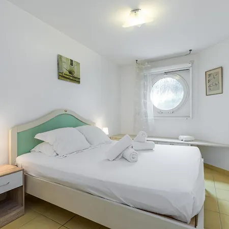アパート 1 Bedroom Downtown Carre D'or With Garage