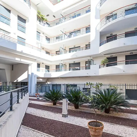 1 Bedroom Downtown Carre D'or With Garage アパート ニース