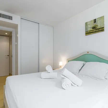 1 Bedroom Downtown Carre D'or With Garage アパート ニース